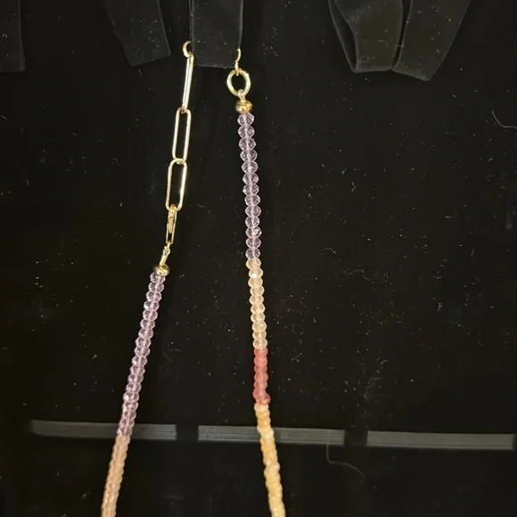 Jane Win
Modern Coin Jewelry with Meaning - Picture 3 of 4